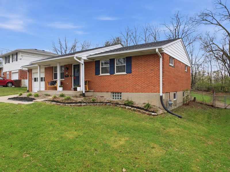 126 Honeysuckle Drive, Florence, KY 41042 Photo 2