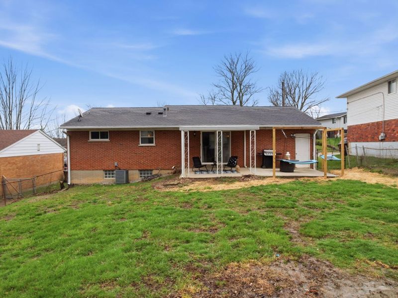 126 Honeysuckle Drive, Florence, KY 41042 Photo 3