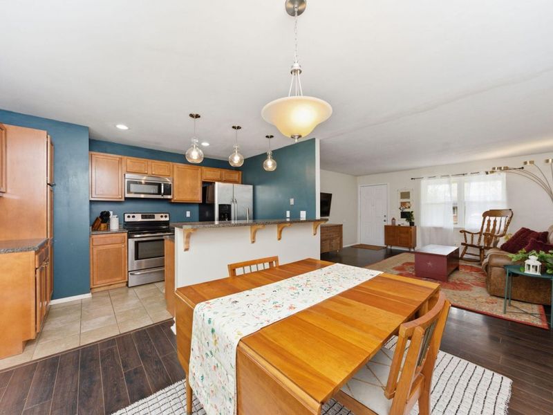 126 Honeysuckle Drive, Florence, KY 41042 Photo 7