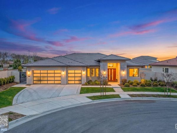 3300 Jardineire , Bakersfield, CA 93311