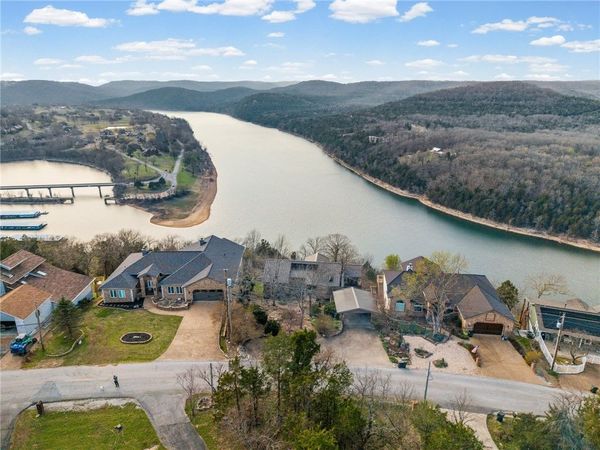 55 Table Rock Drive, Holiday Island, AR 72631