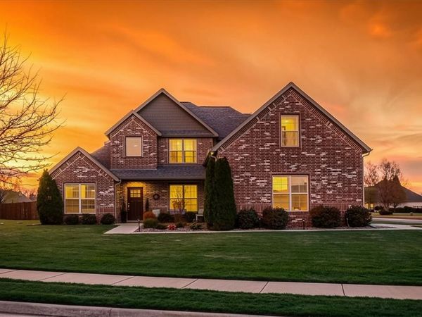 494 W Waterfalls Court , Farmington, AR 72730