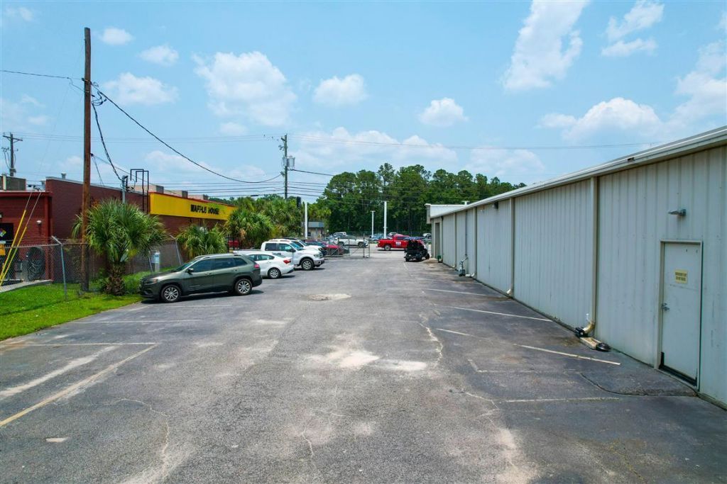 2137 Savannah Highway Photo 7