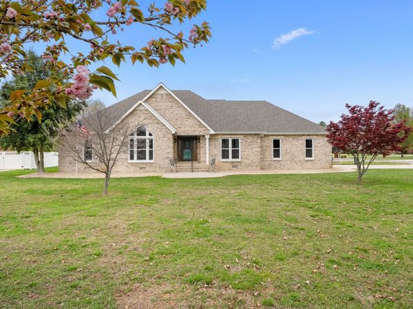 215 Franklin Heights Dr , Winchester, TN 37398