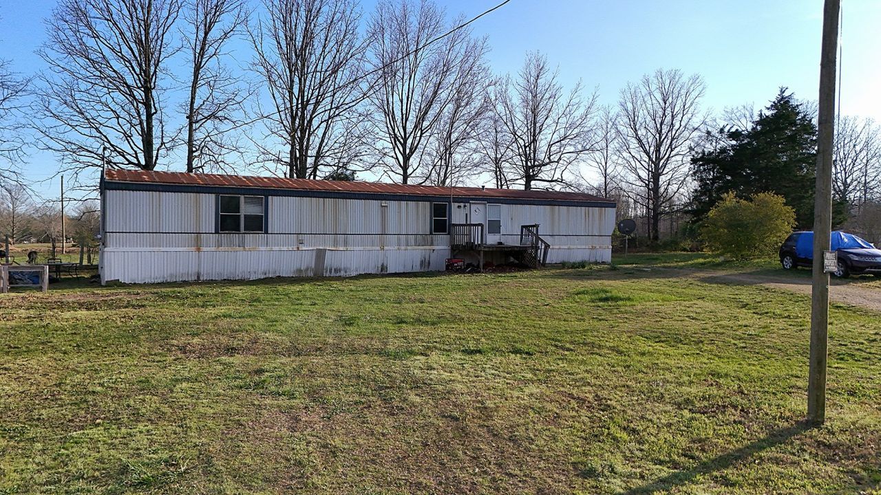 118 Oakwood Rd , Hohenwald, TN 38462 Main Photo