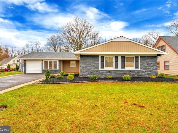 1 HAWLEY PLACE, WILLINGBORO, NJ 08046