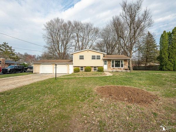 8872 Woodside Drive, Temperance, MI 00000