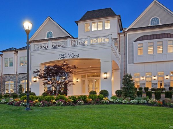 31201 Spruce Pond Circle , Plainview, NY 11803