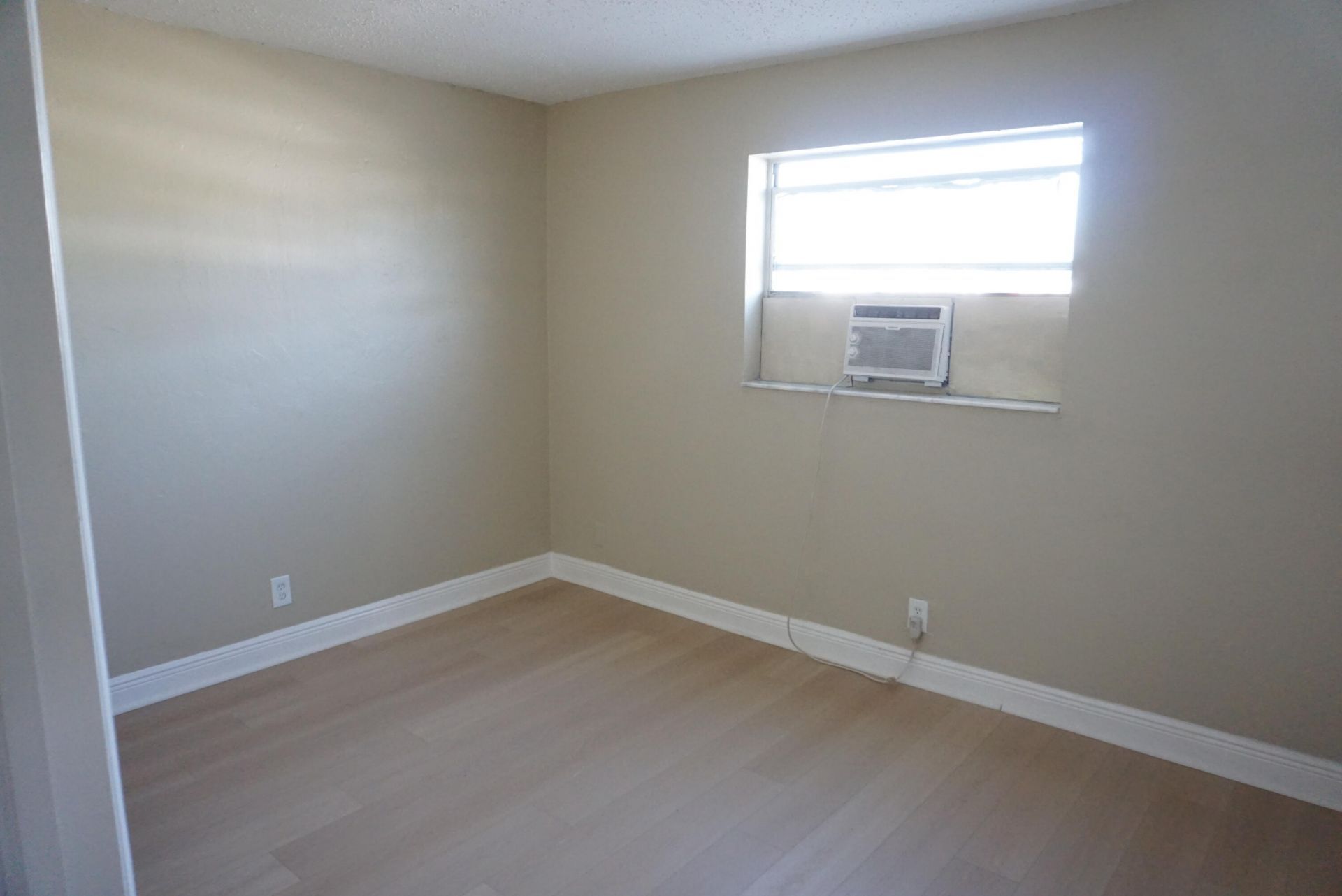 1601 W 37th Street, Unit 6, Riviera Beach, FL 33404 Photo