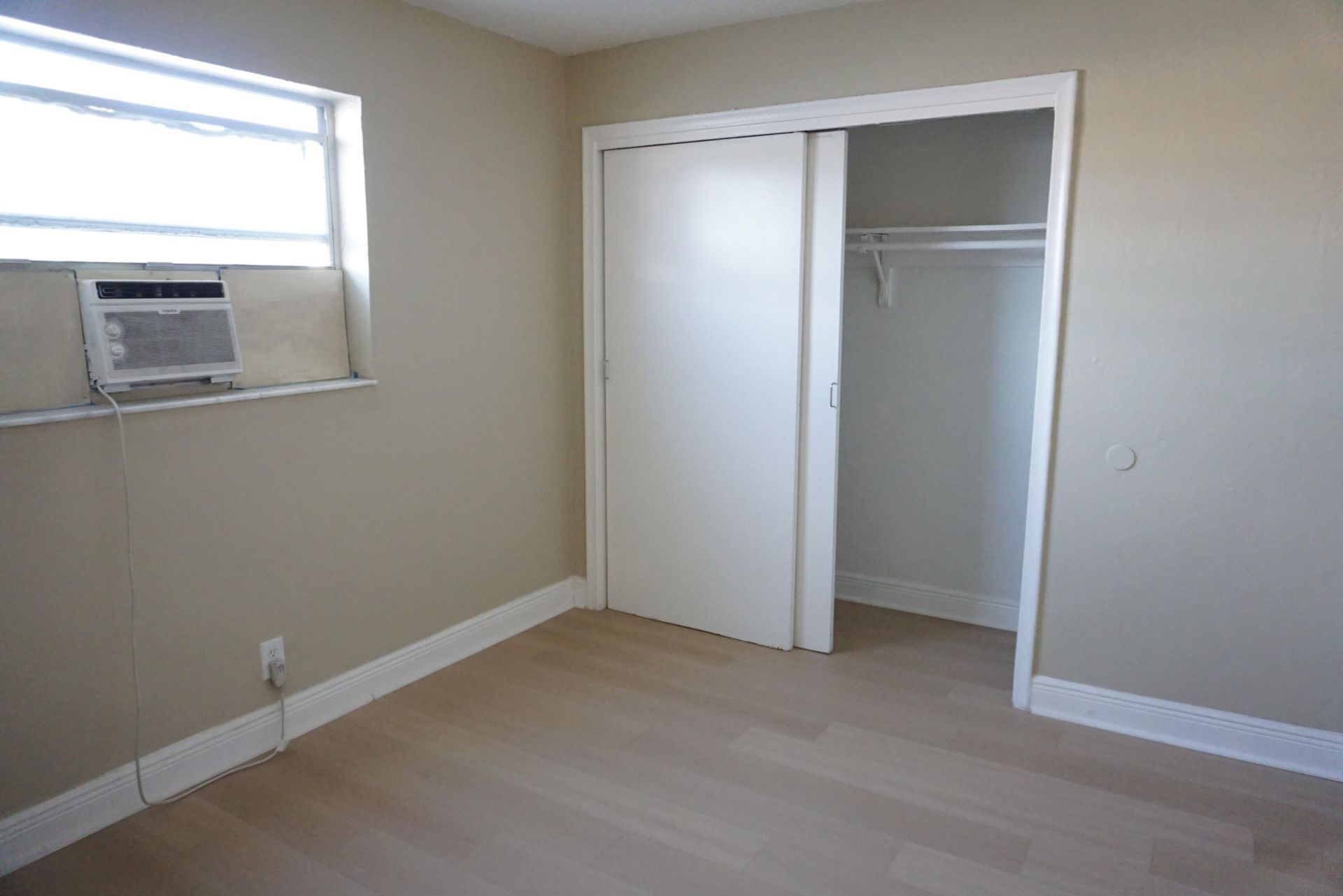 1601 W 37th Street, Unit 6, Riviera Beach, FL 33404 Photo