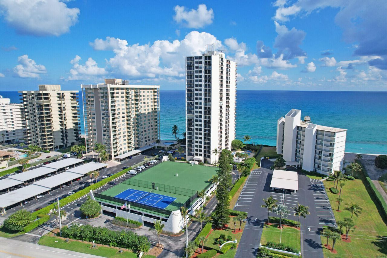 5420 N Ocean Drive, Unit 1803, Singer Island, FL 33404 Photo