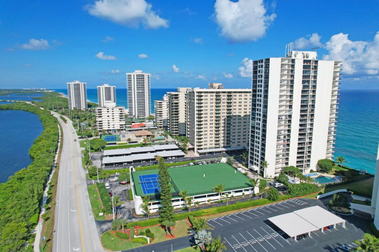 5420 N Ocean Drive, Unit 1803, Singer Island, FL 33404 Photo