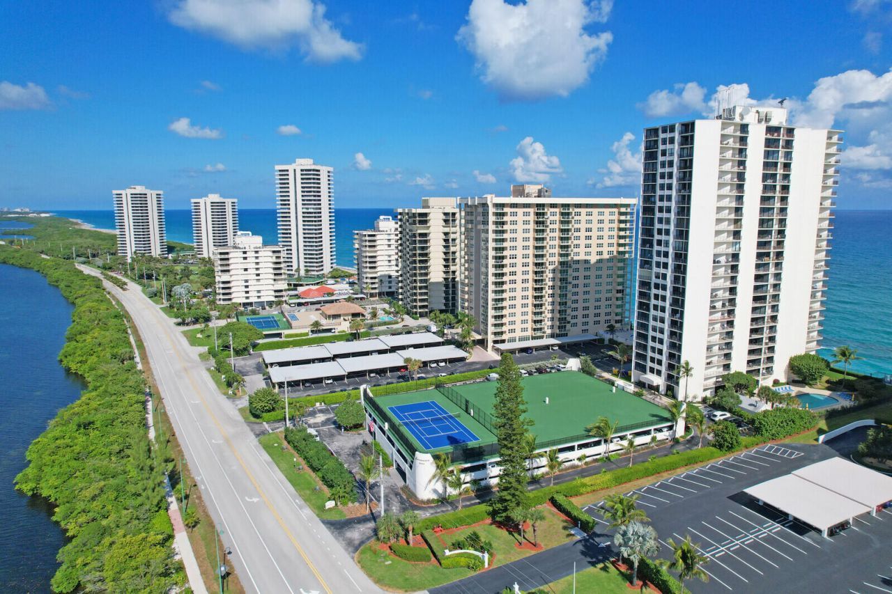 5420 N Ocean Drive, Unit 1803, Singer Island, FL 33404 Photo
