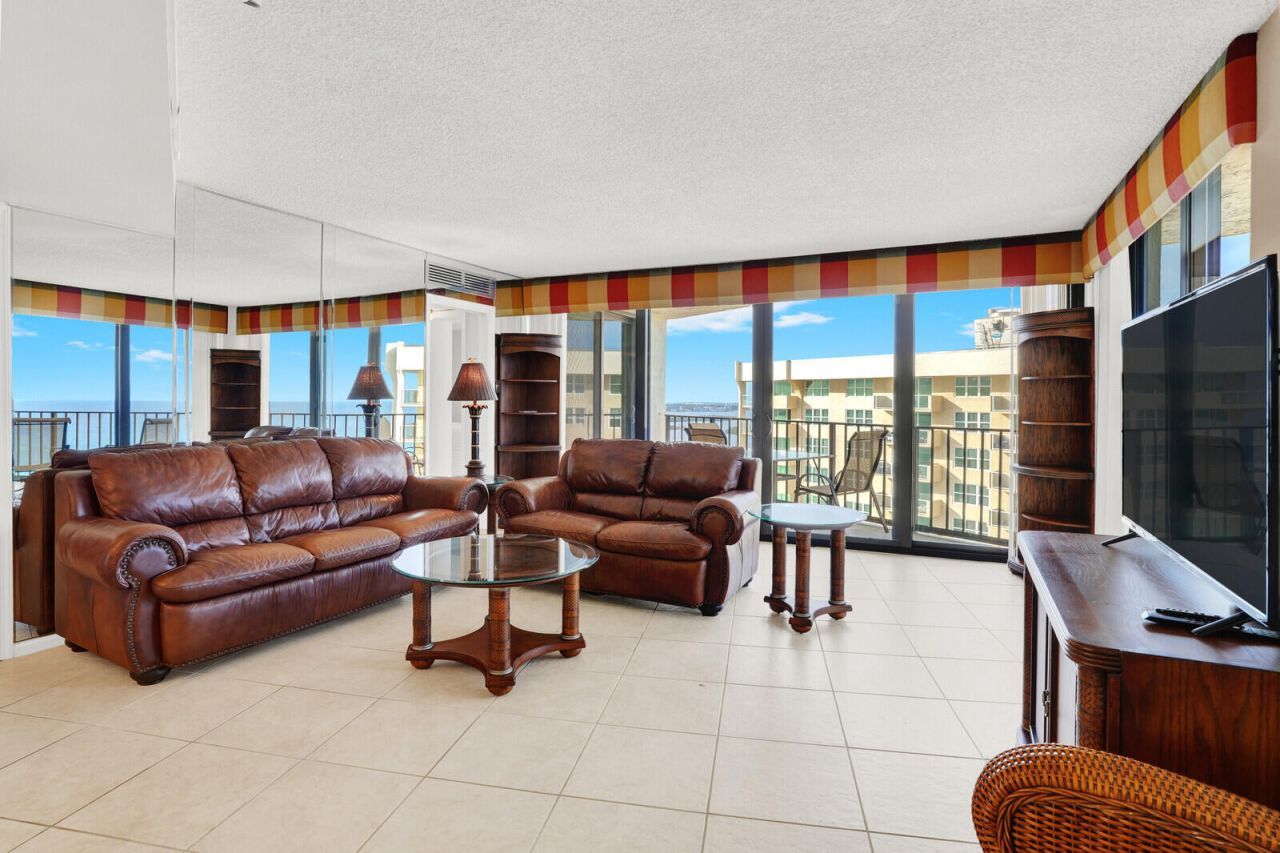 5420 N Ocean Drive, Unit 1803, Singer Island, FL 33404 Photo