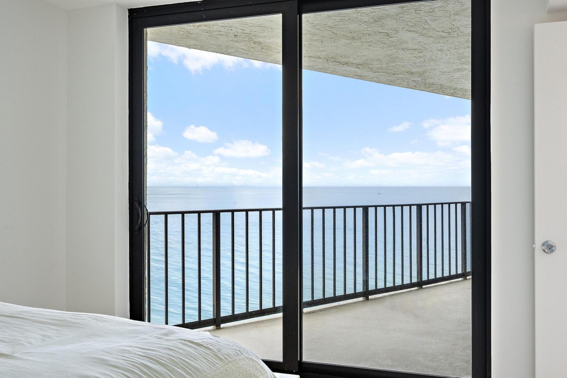 5420 N Ocean Drive, Unit 1803, Singer Island, FL 33404 Photo