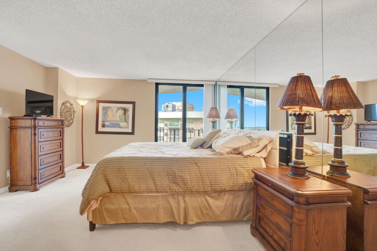 5420 N Ocean Drive, Unit 1803, Singer Island, FL 33404 Photo