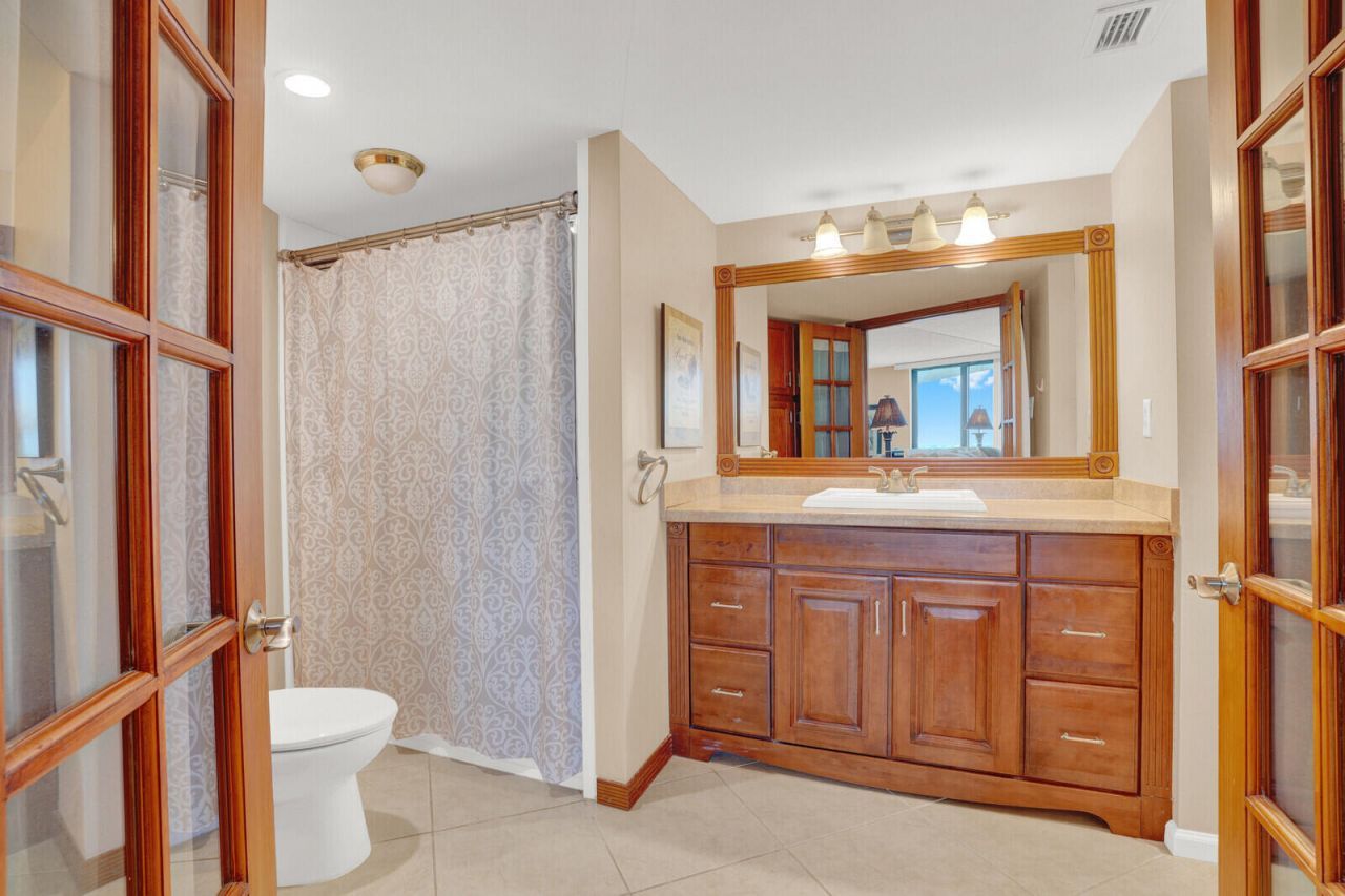 5420 N Ocean Drive, Unit 1803, Singer Island, FL 33404 Photo