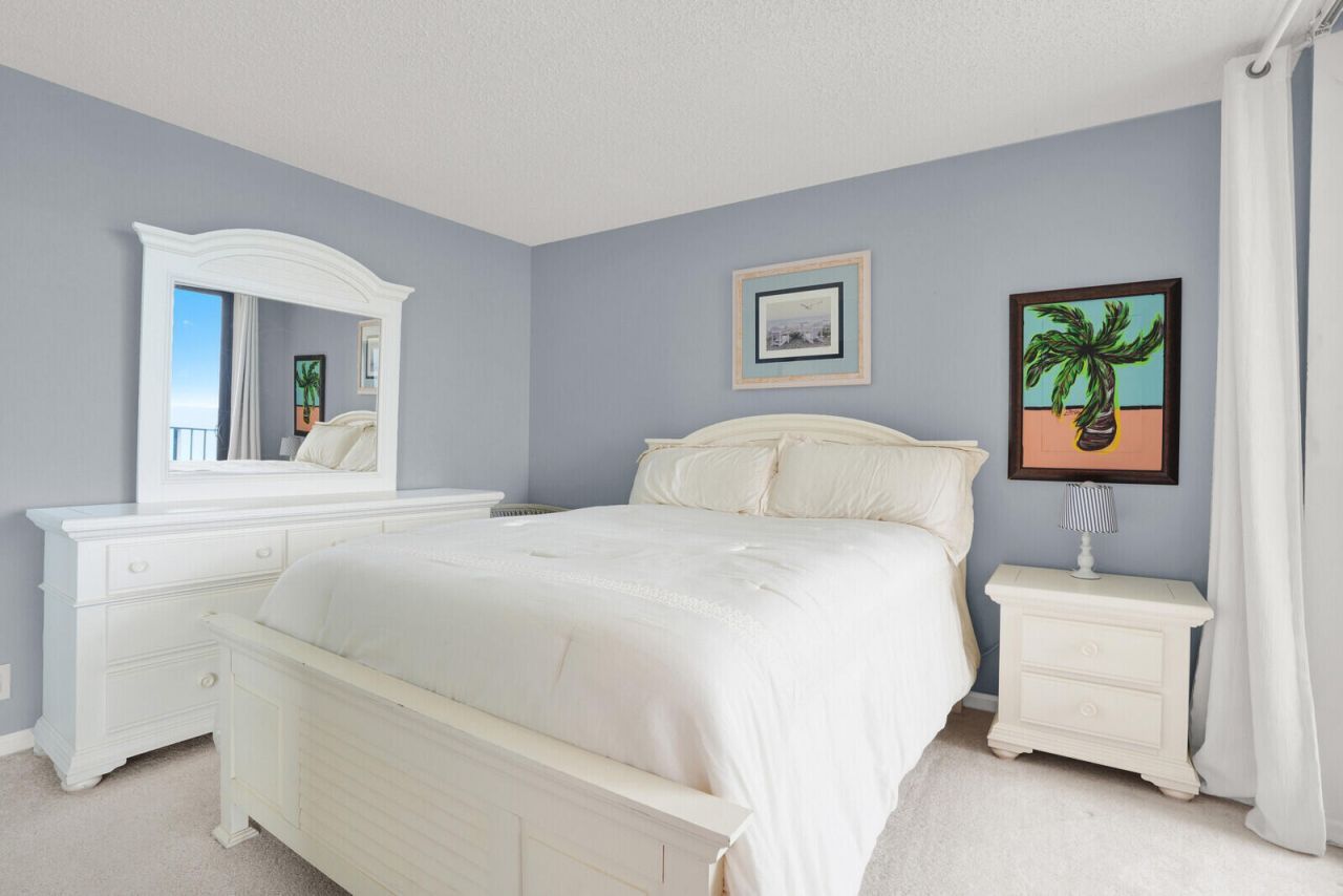 5420 N Ocean Drive, Unit 1803, Singer Island, FL 33404 Photo