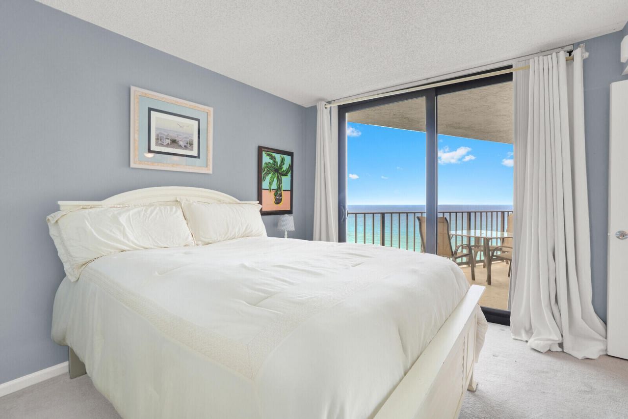 5420 N Ocean Drive, Unit 1803, Singer Island, FL 33404 Photo