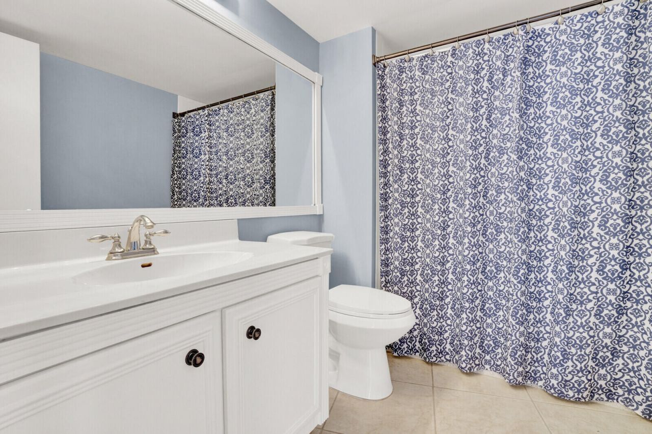 5420 N Ocean Drive, Unit 1803, Singer Island, FL 33404 Photo