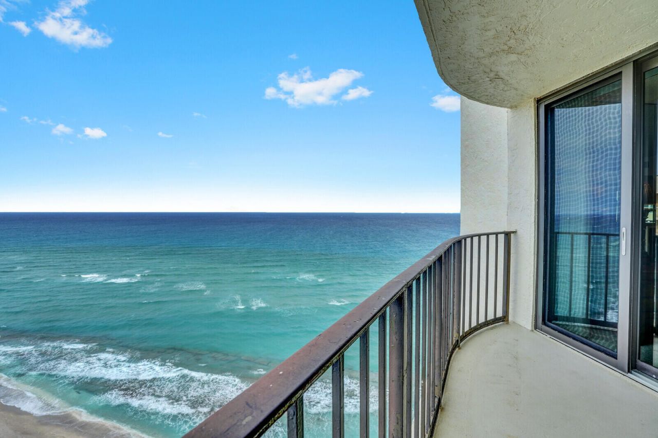 5420 N Ocean Drive, Unit 1803, Singer Island, FL 33404 Photo