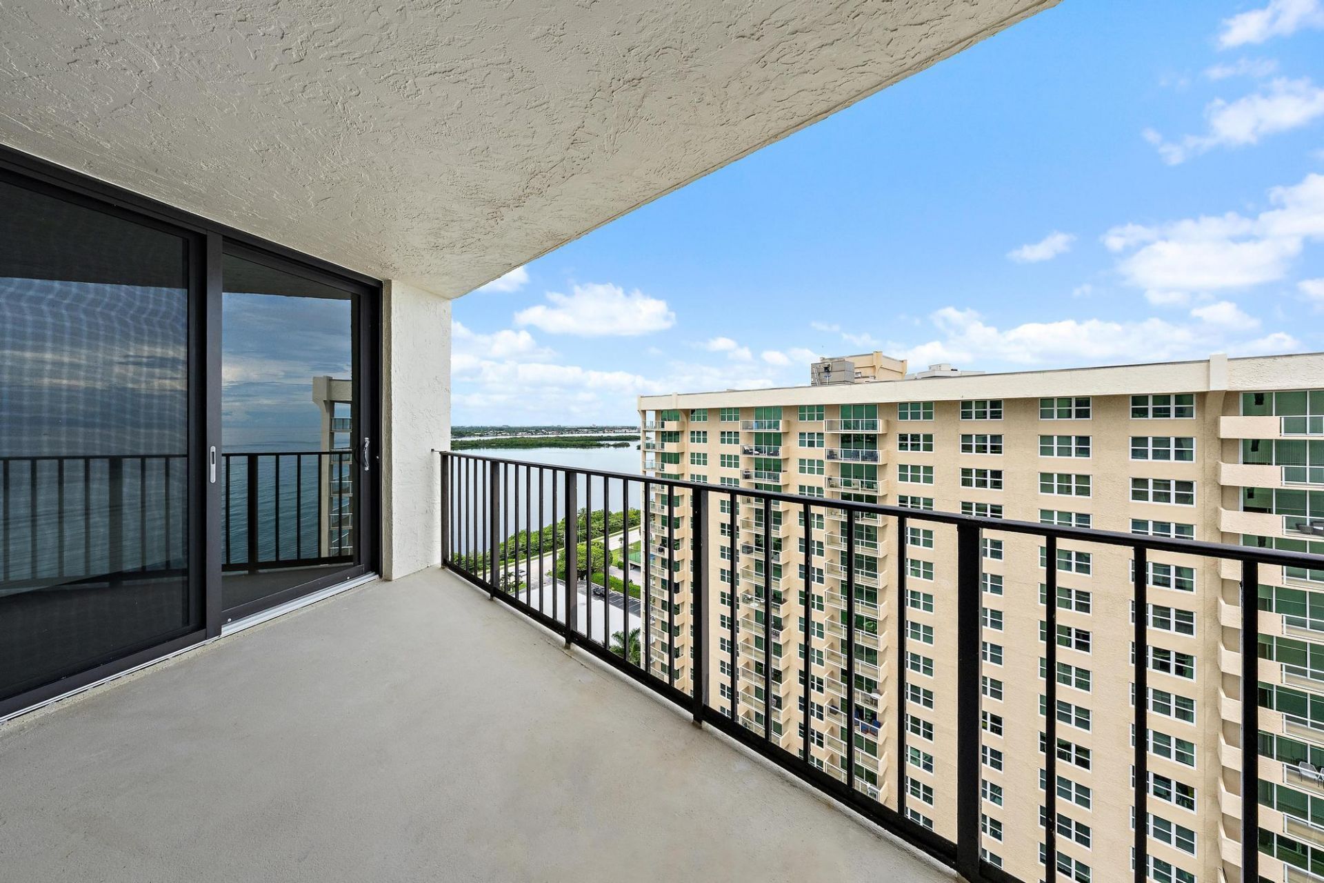 5420 N Ocean Drive, Unit 1803, Singer Island, FL 33404 Photo