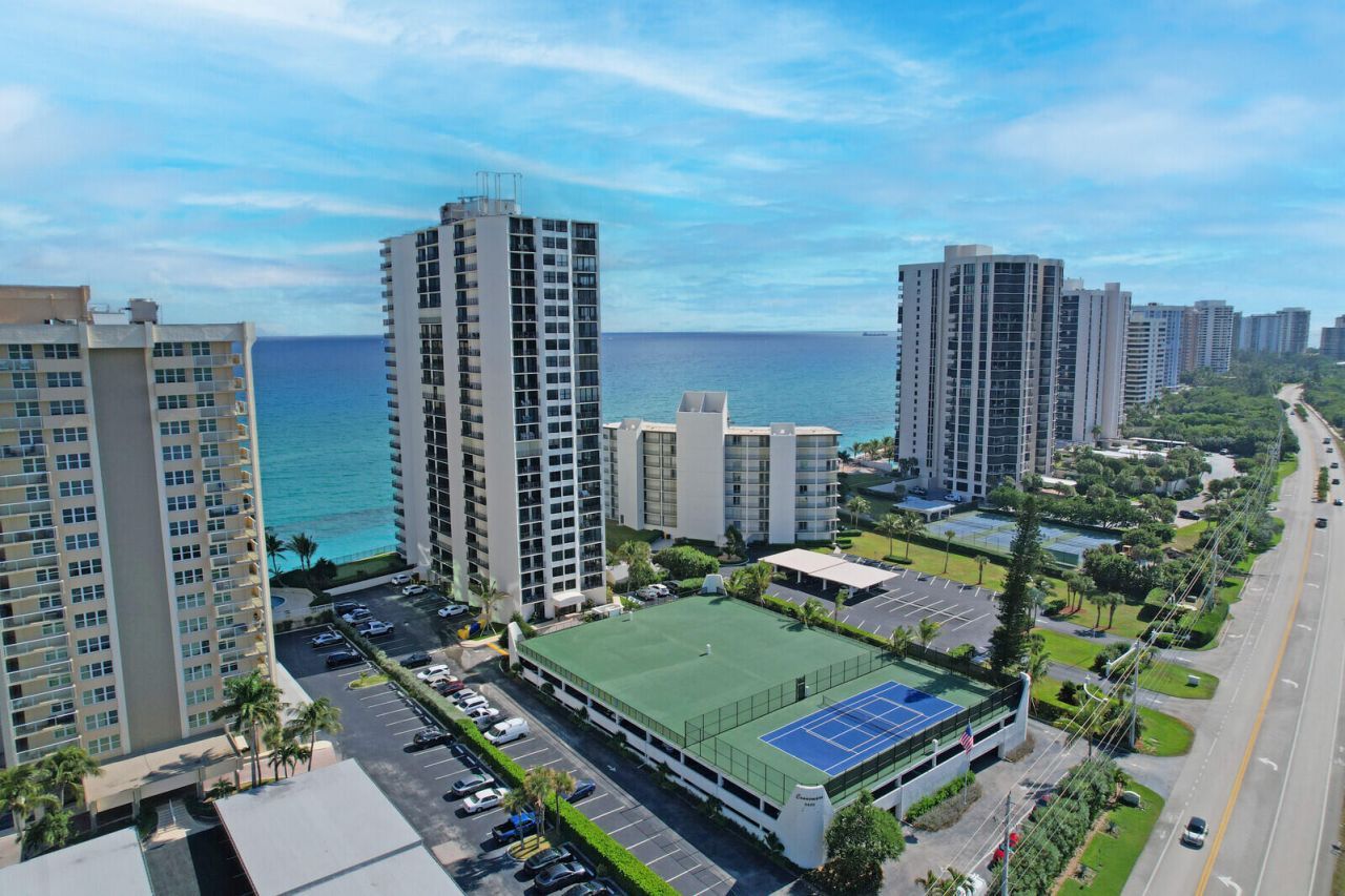 5420 N Ocean Drive, Unit 1803, Singer Island, FL 33404 Photo