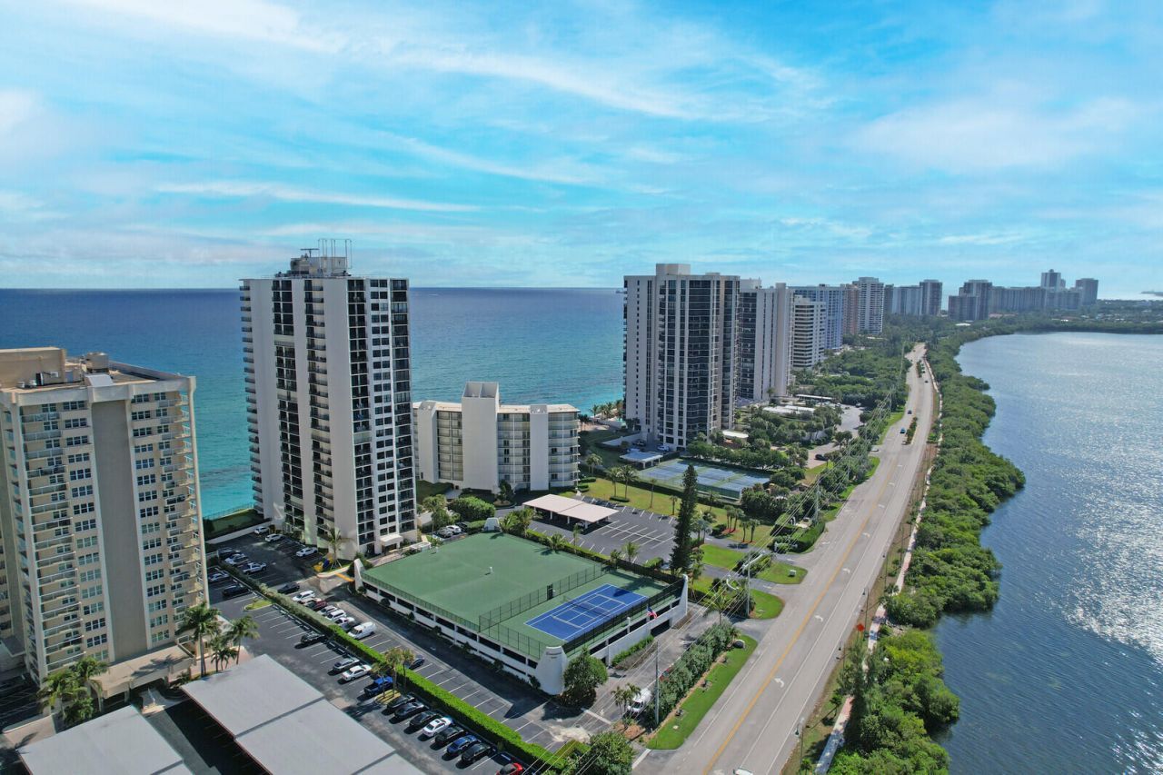 5420 N Ocean Drive, Unit 1803, Singer Island, FL 33404 Photo