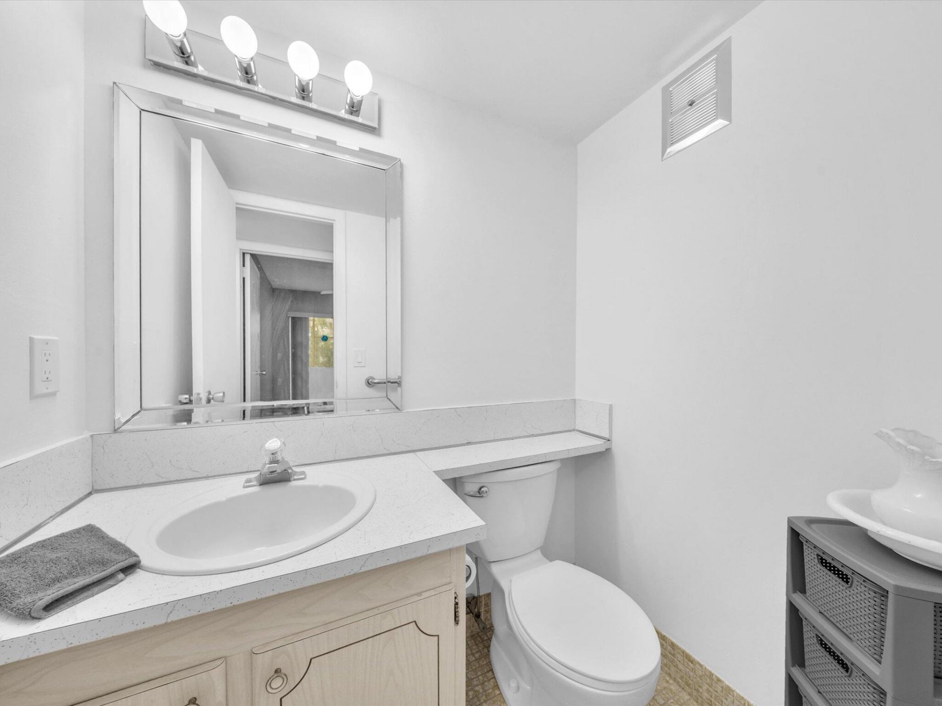 43 Windsor, Unit C, West Palm Beach, FL 33417 Photo