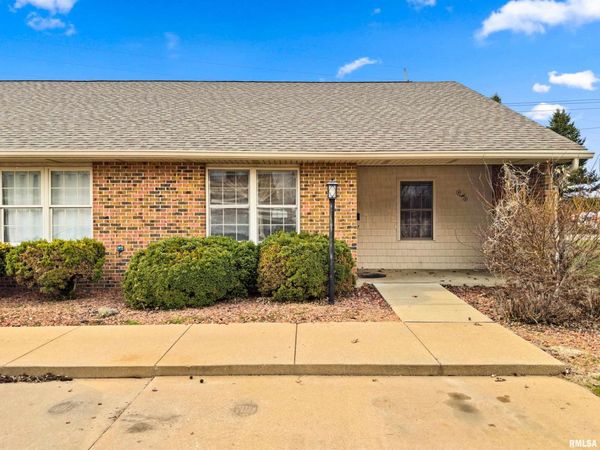 642 N 3RD Avenue, Unit 7, Morton, IL 61550