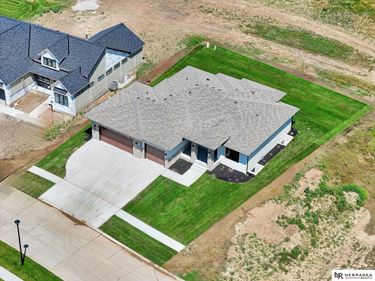 3630 Tree Line Drive, Lincoln, NE 68516