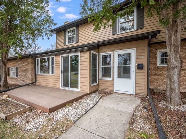 328 S Redwood Drive, Mankato, MN 56001