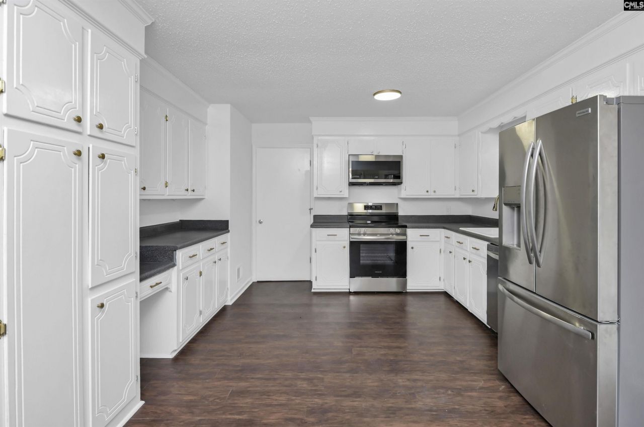 9829 Highgate Road Photo 10