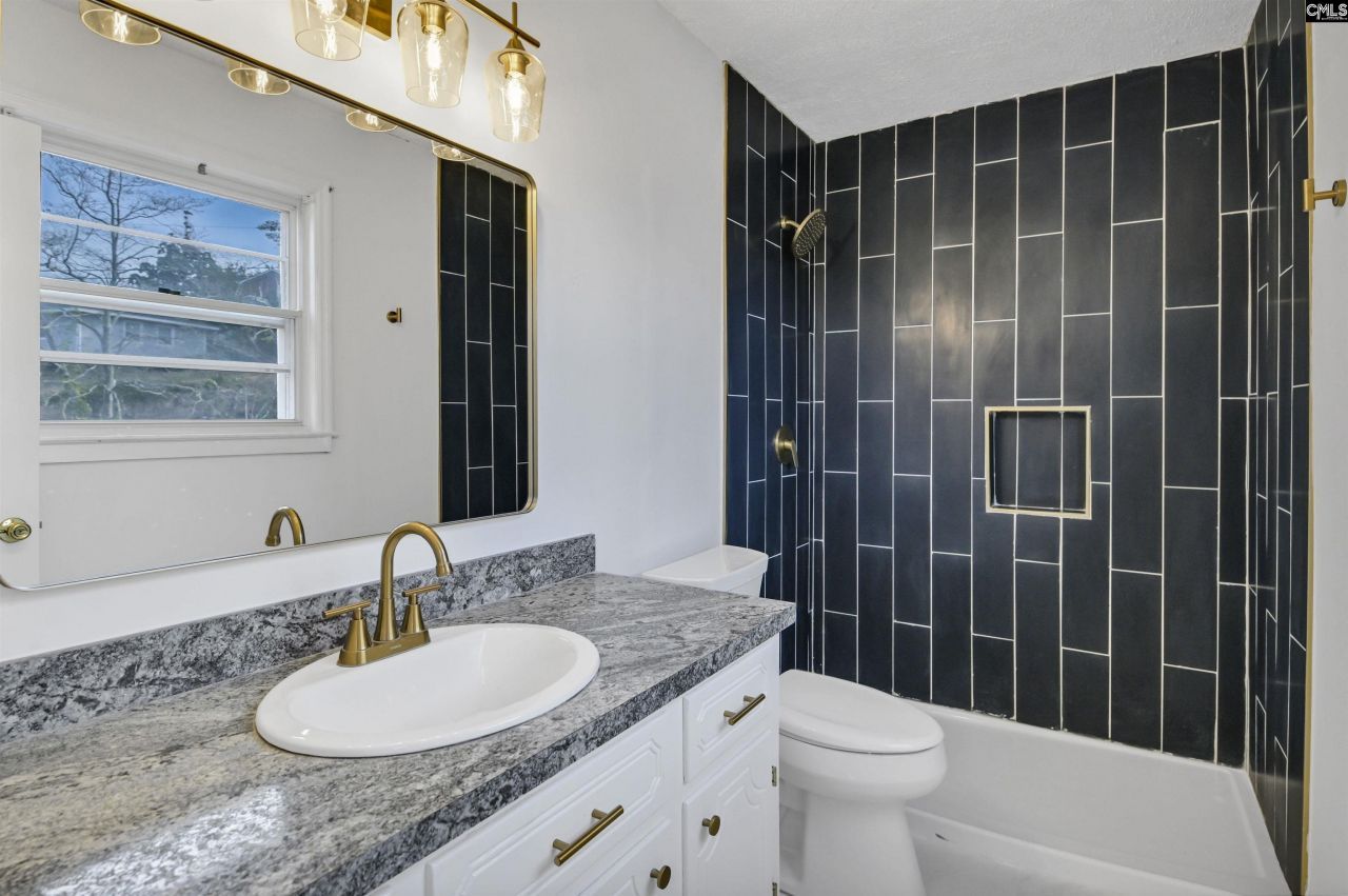 9829 Highgate Road Photo 17