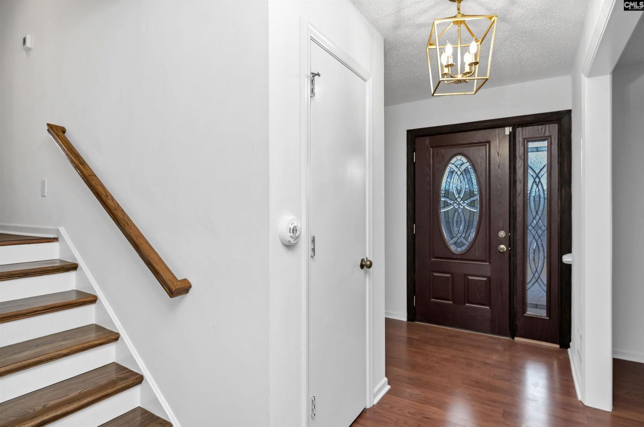 9829 Highgate Road Photo 4