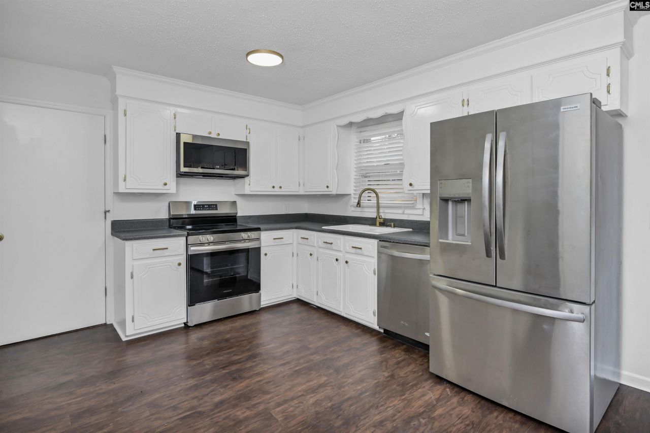 9829 Highgate Road Photo 9