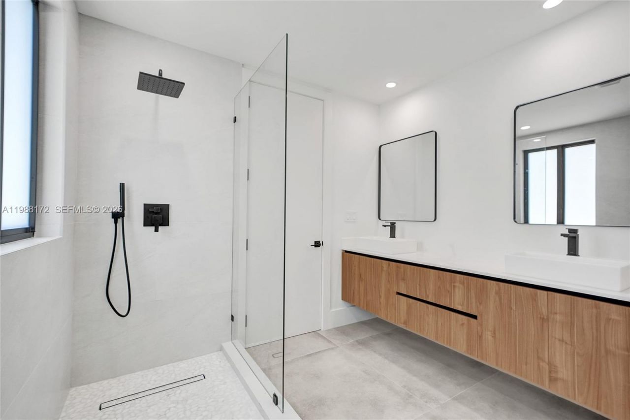 2421 SW 16th Terrace, Miami, FL 33145 Photo