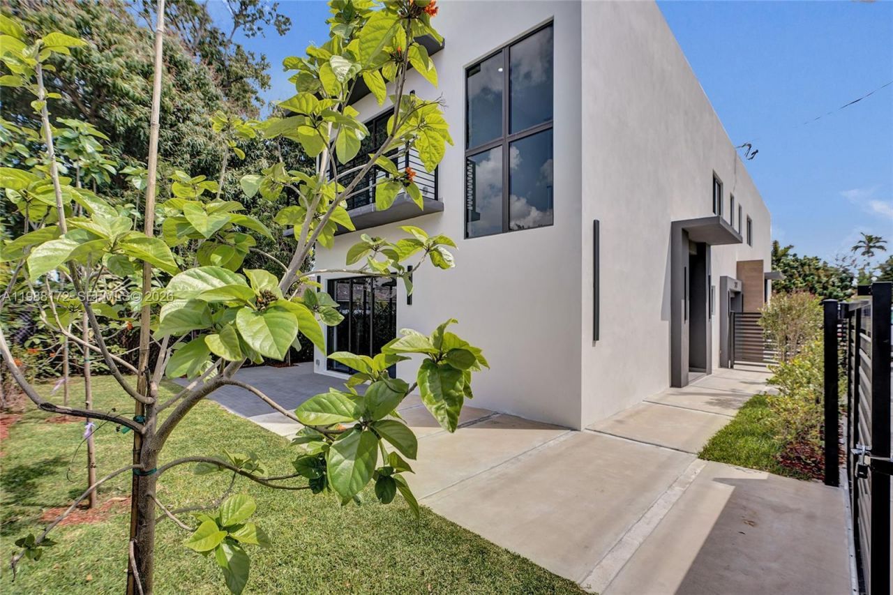 2421 SW 16th Terrace, Miami, FL 33145 Photo