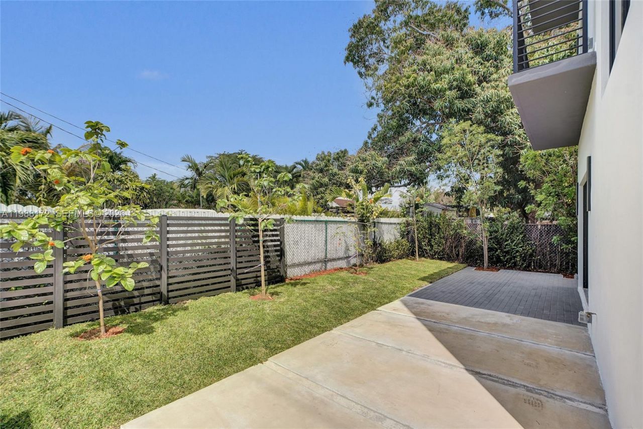 2421 SW 16th Terrace, Miami, FL 33145 Photo