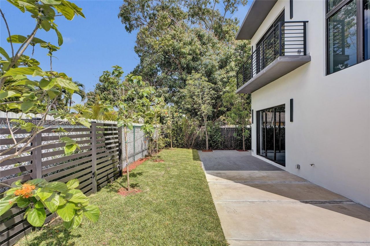 2421 SW 16th Terrace, Miami, FL 33145 Photo