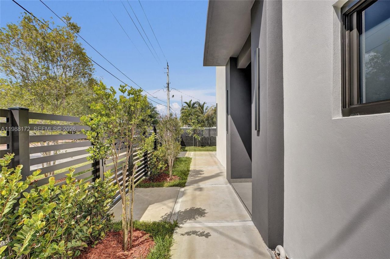 2421 SW 16th Terrace, Miami, FL 33145 Photo