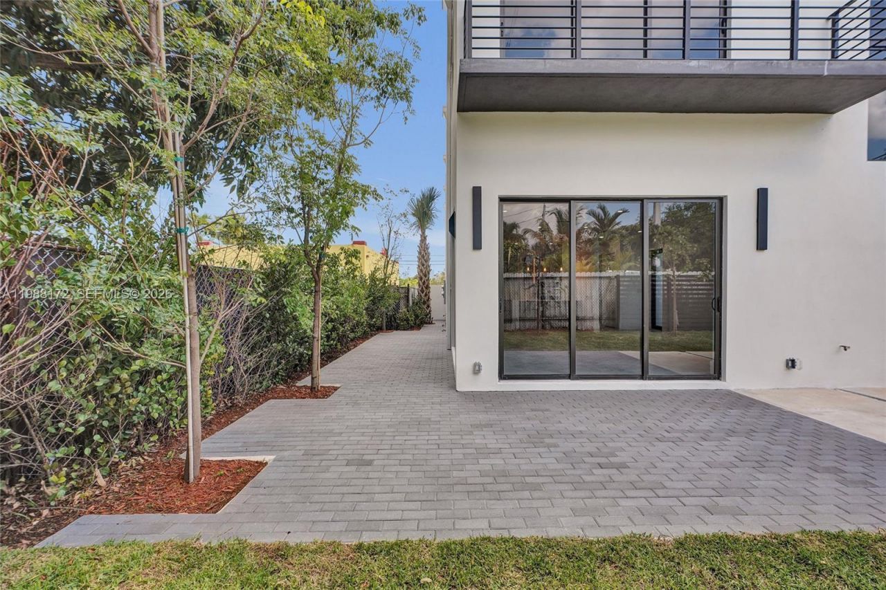 2421 SW 16th Terrace, Miami, FL 33145 Photo