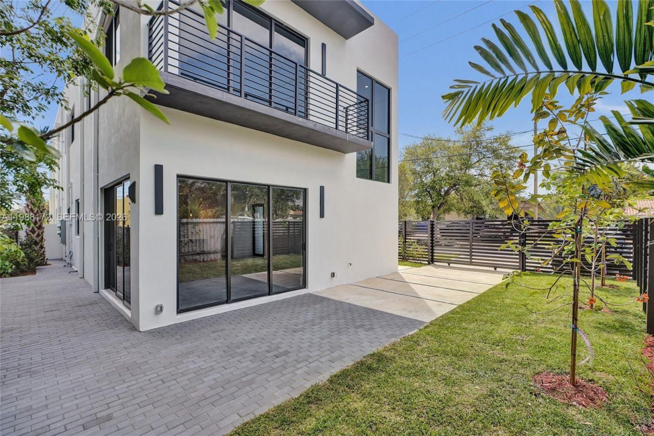 2421 SW 16th Terrace, Miami, FL 33145 Photo