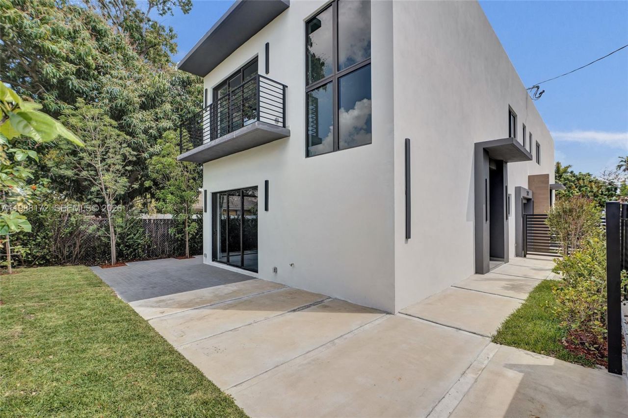 2421 SW 16th Terrace, Miami, FL 33145 Photo