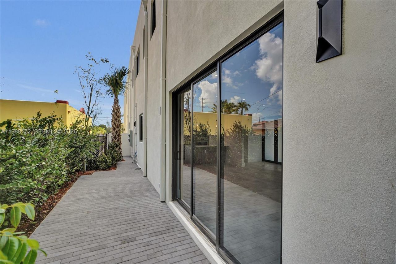 2421 SW 16th Terrace, Miami, FL 33145 Photo