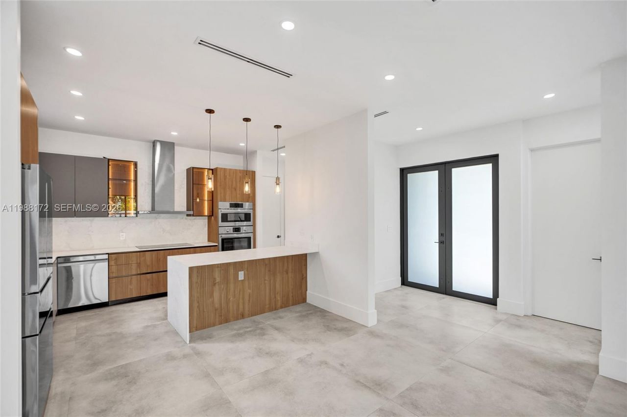 2421 SW 16th Terrace, Miami, FL 33145 Photo