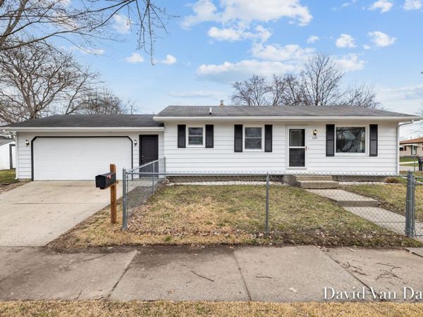 395 Farnham Street SE, Kentwood, MI 49548