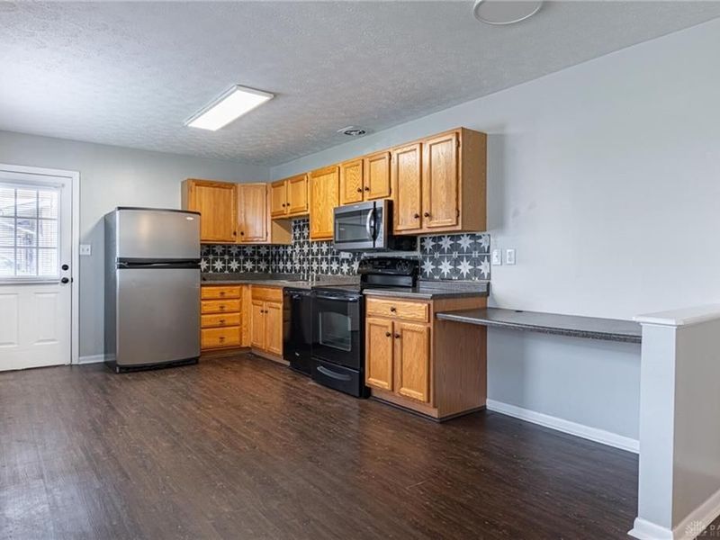 190 Cato Drive, Xenia, OH 45385 Photo 2