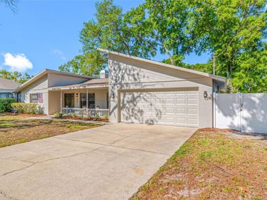 9880 W BAY STREET , SEMINOLE, FL 33776