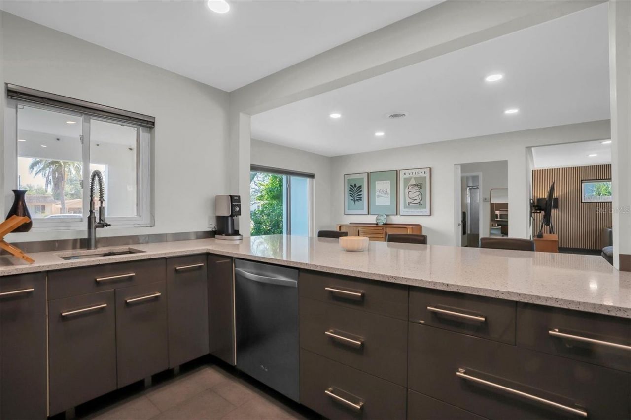 5909 4th Avenue N, Saint Petersburg, FL 33710 Photo